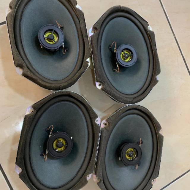 Speaker oval bawaan mobil ford