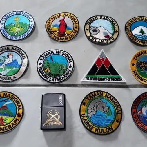 ,,,,,,,] bordir emblem gunung