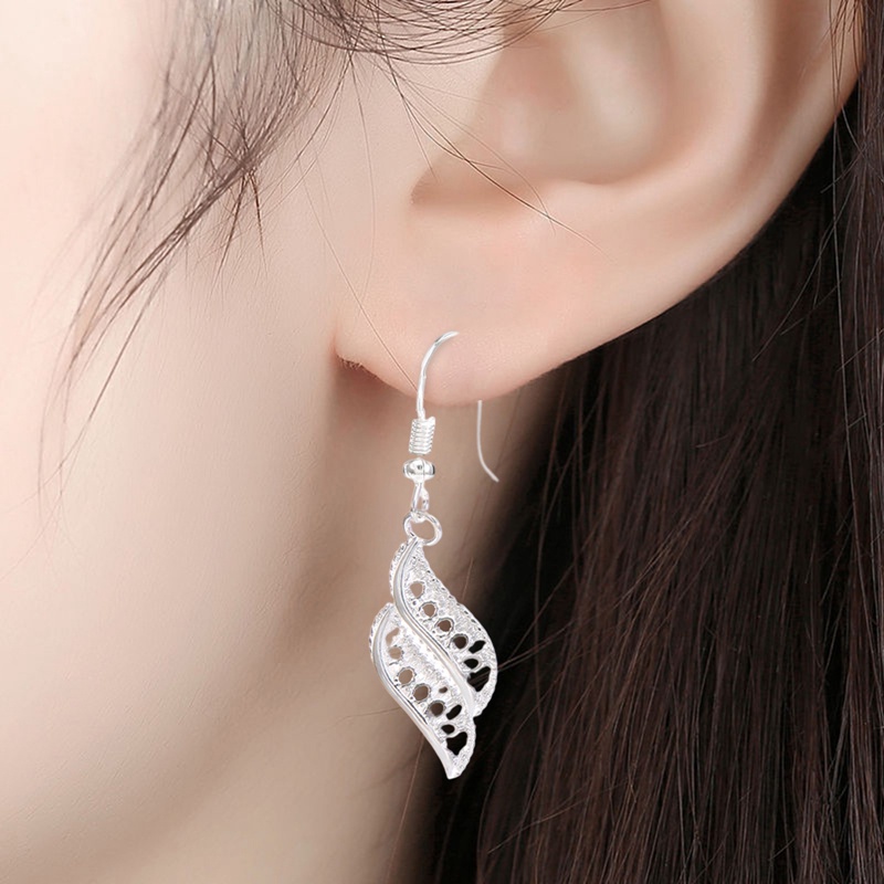 Anting Tusuk Sterling Silver 925 Wanita Bentuk Geometri Hollow Untuk Pesta Tunangan / Nikah