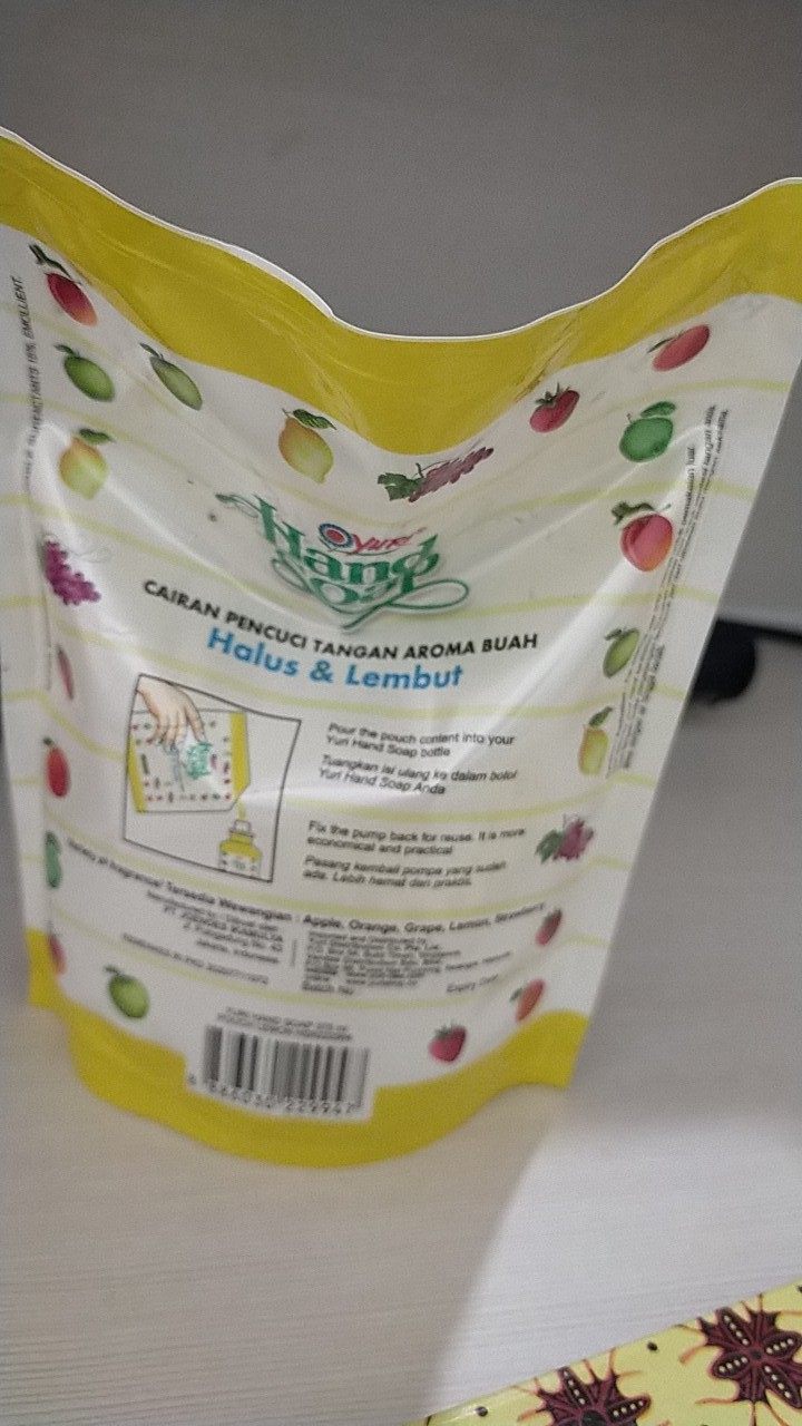 Yuri Hand Soap Sabun Cuci Tangan Refill 375 Ml