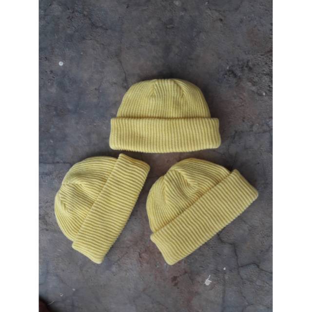 Short beanie hat skate series yellow,beanie hat kuning polos