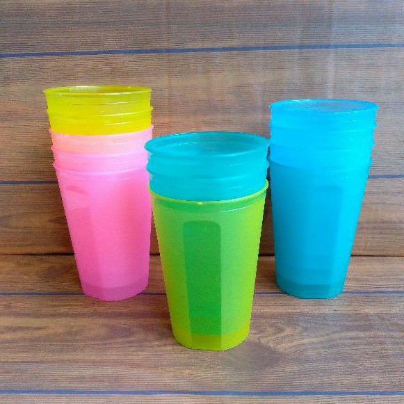 HARGA MURAH..Gelas minum plastik warna warni KH isi 12 pcs satu lusin