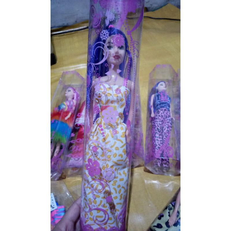 BONEKA BARBIE KW