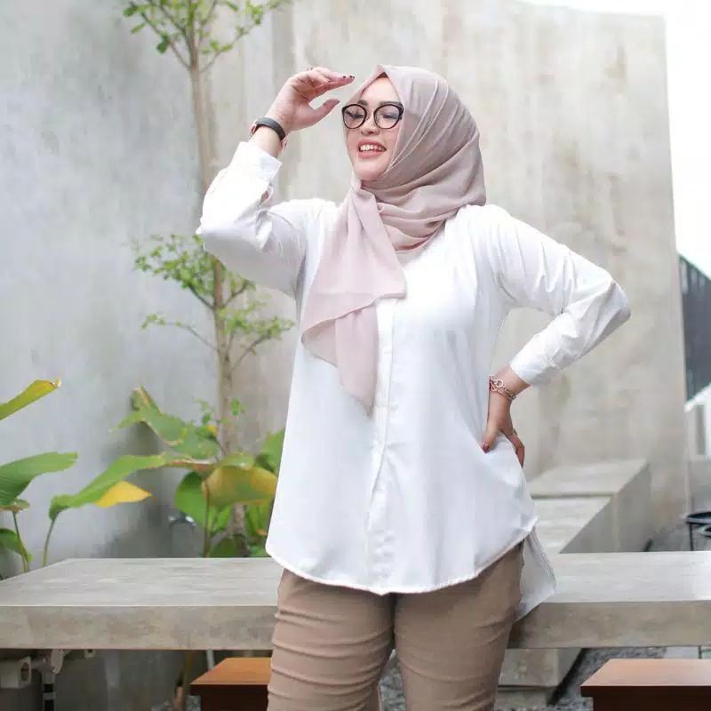 KEMEJA JUMBO POLOS KERJA WANITA LD 115 BASIC SHIRT