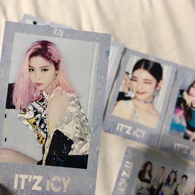 ITZY Icy Polaroid