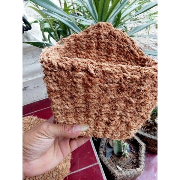 Pot anggrek sabut kelapa / Pot bunga sabut kelapa / Pot gantung sabut kelapa / Pot dari sabut kelapa