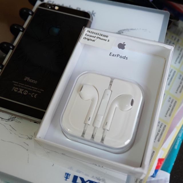 Download 7100 Gambar Earphone Iphone Original  Gratis