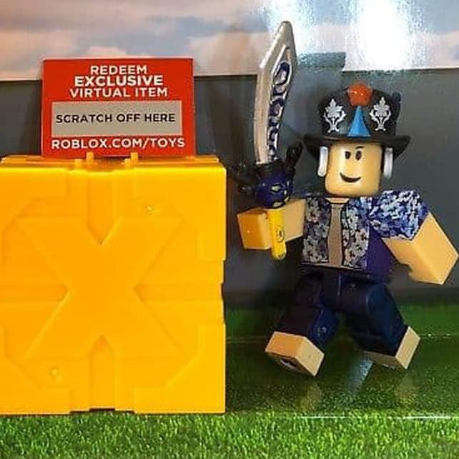 Kyi Roblox Action Figure Surprise Mystery Box Gold Blind Bag - roblox toys mystery box series 3 5 blind box action