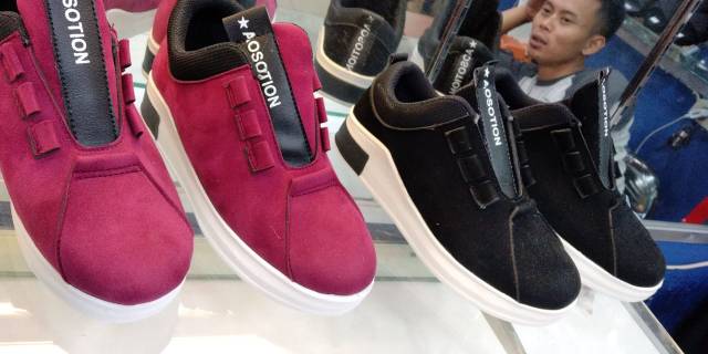 Sepatu sneakers wanita fashion aosotion