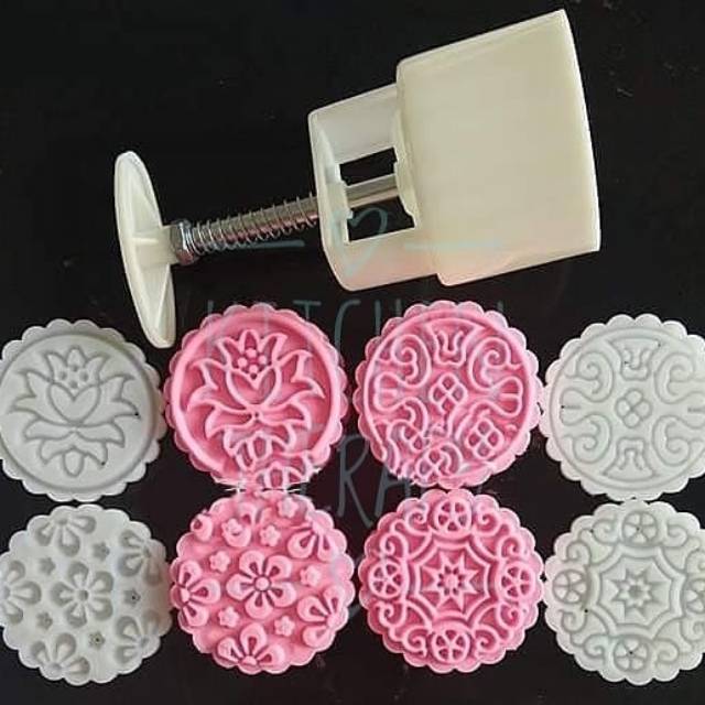 

CETAKAN MOONCAKE SAKURA 100GR