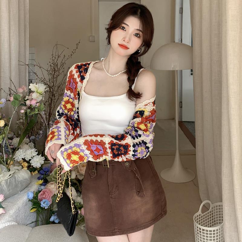 Red Retro Warna Hollow Crochet Rajutan Wanita Musim Panas 2022 Baru Bahasa Perancis Tipis Cardigan Pendek Top Pakaian