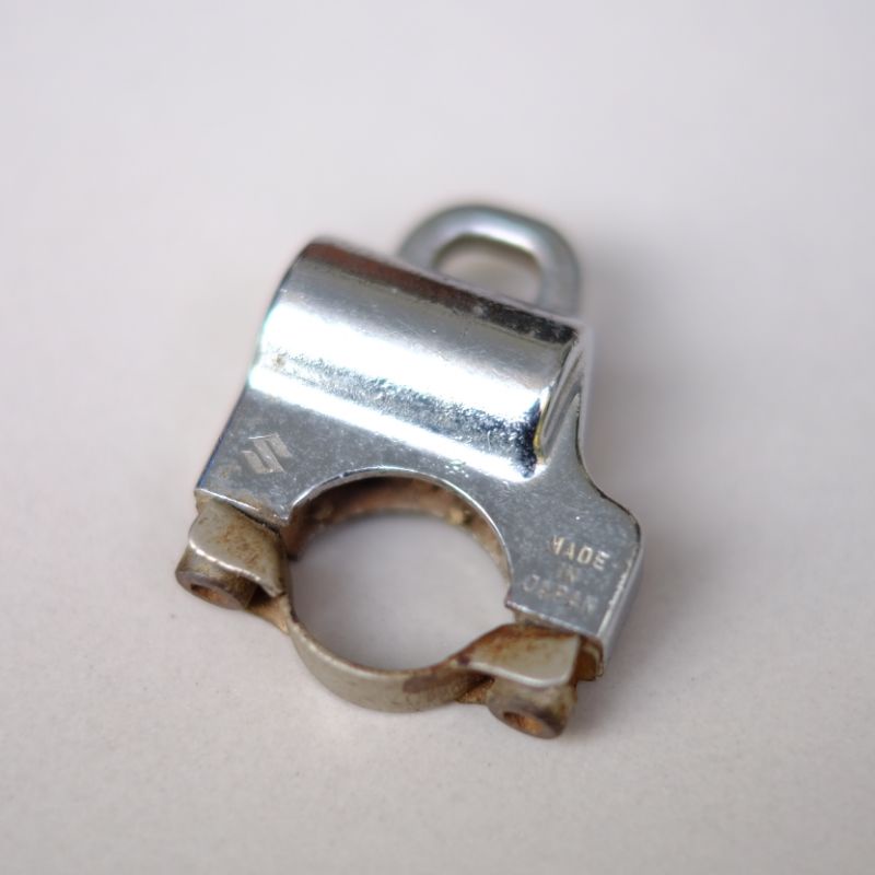 helmet holder kunci helm suzuki vanvan rv50 rv90 rv125 a80 a100 t125 stinger ts125 gp100 gp125 ori o