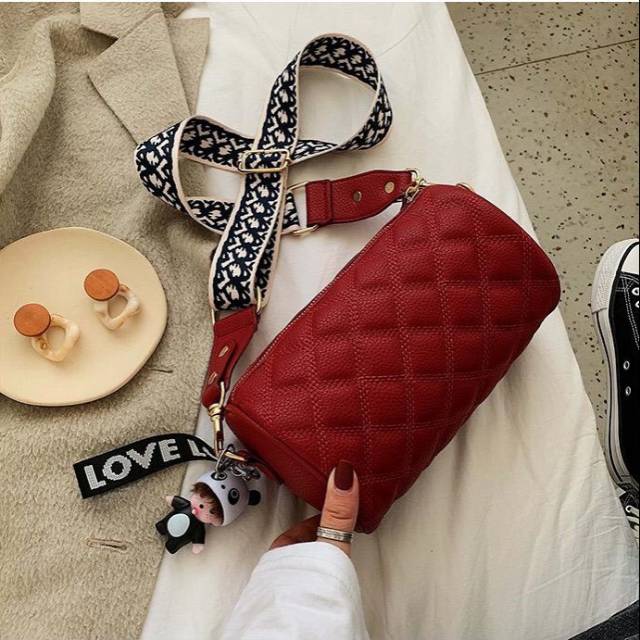 G835 Tas Selempang Wanita  TAS IMPORT uk 20x11 0.4kg Bisa sandang / Pouch Bag