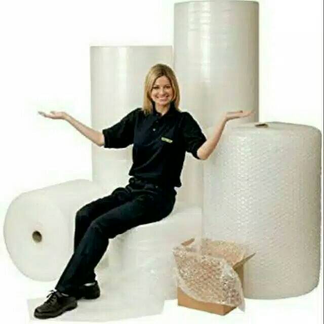 

Bubble wrap dan kardus pengaman paket