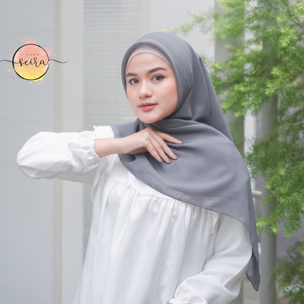 [BISA COD] Bella Square Hijab Segiempat / Kerudung Segi Empat Bella Square / Jilbab Segiempat Bela (Kain Tebal Adem Tidak Menerawang)-Slate Grey
