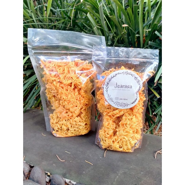 

Mie Kriuk kremess pedass daun jeruk