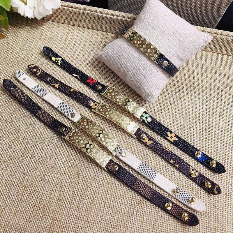 Gelang Lv Fashion import Bahan Kulit 0785 Shopee Indonesia Gelang Lv Fashion import Bahan Kulit 0785 Shopee Indonesia