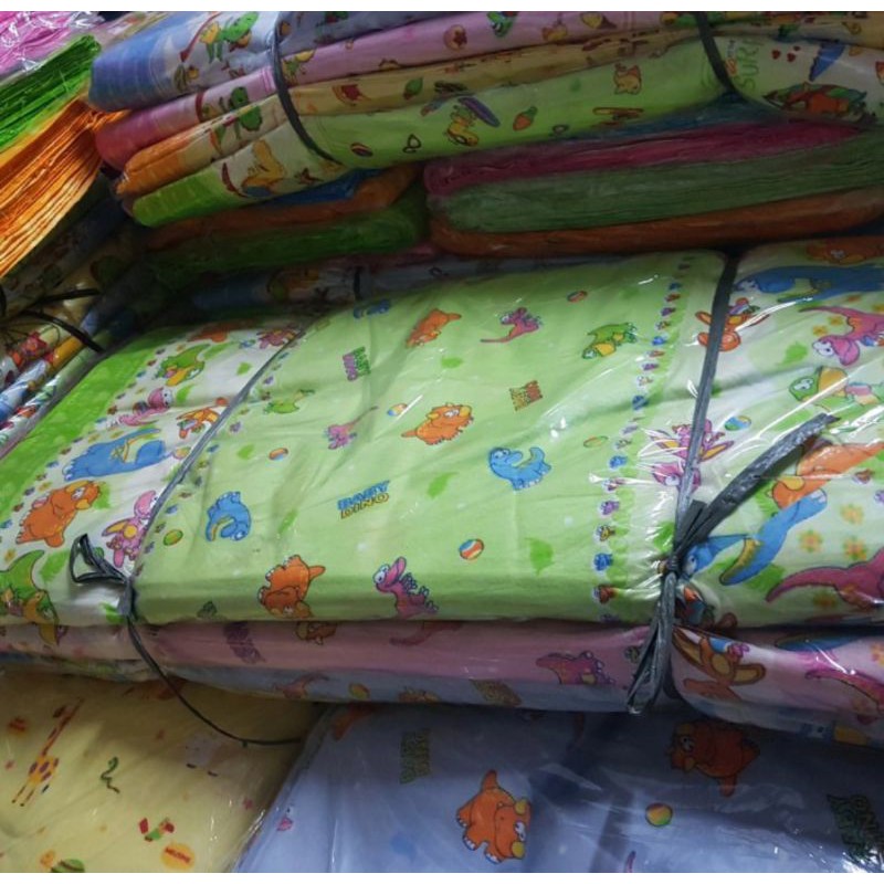 1/2 lusin kain bedong super jumbo, 110 x 90 motif gambar random tabur dan runstop, bahan flanel isi 6 pcs - Grosir