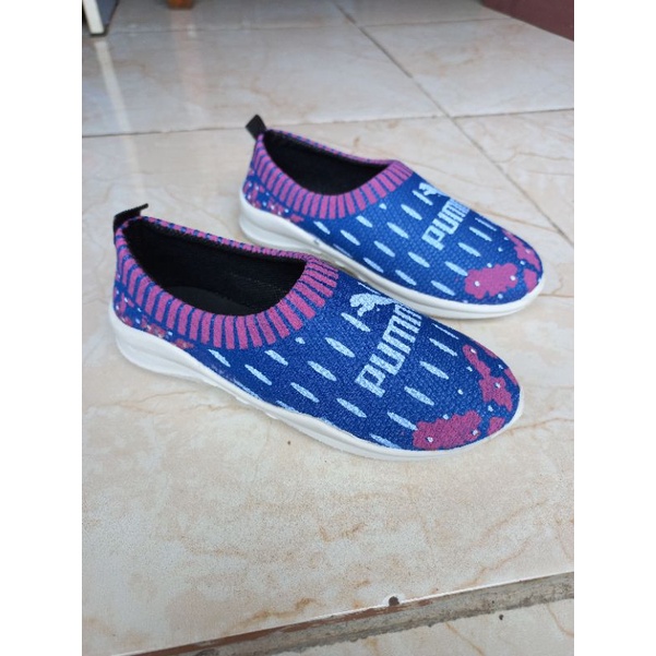 sepatu slip on /sepatu anak kanvas pumn