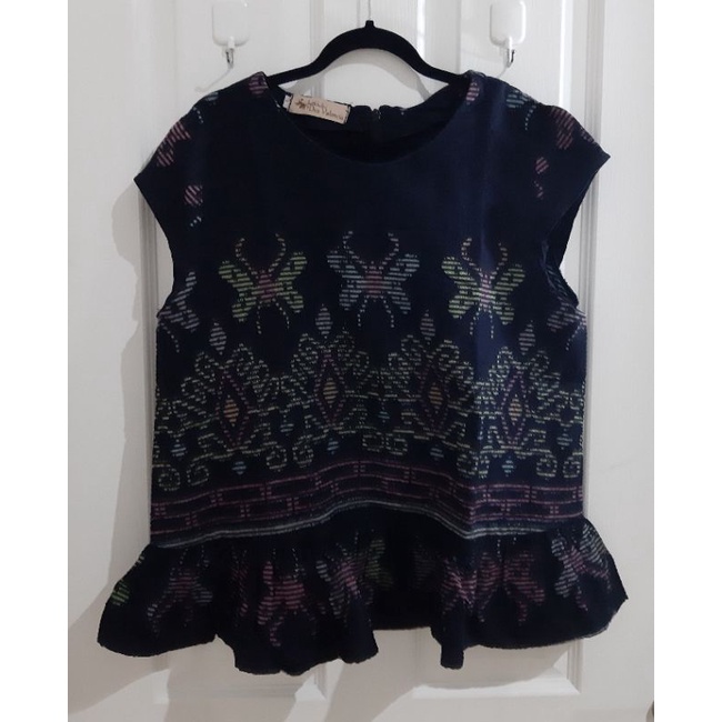 BATIK KULTUR Dea Valencia tenun fluttery top lengan pendek setali(preloved)