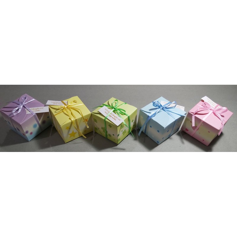 

Gift Box / Kotak Kado / Dus Lipat Ukuran 6x6x4.5 cm / 7.5x7.5x5.5 cm