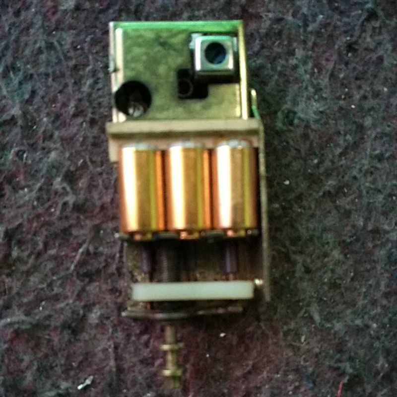 Tuner FM Sakata Kuning