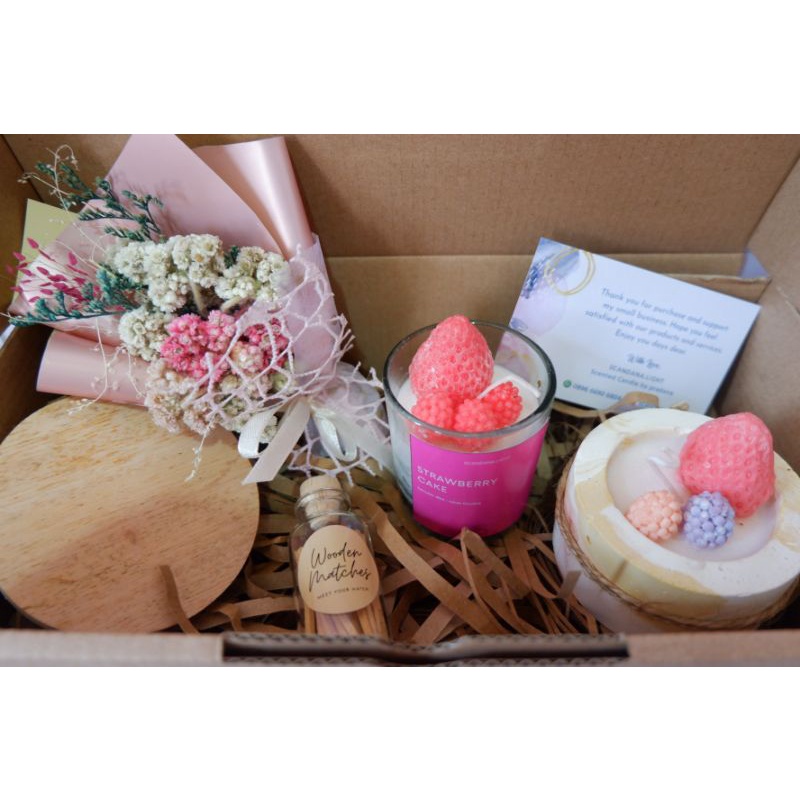 

HAMPERS SCENTED CANDLE NATAL DAN TAHUN BARU , CHRISTMAS KADO, HAMPERS ORGANIC SOAP, KADO GIFT ULANG TAHUN LILIN AROMATERAPI, WEDDING, LEBARAN, ANNIVERSARY, IDUL FITRI