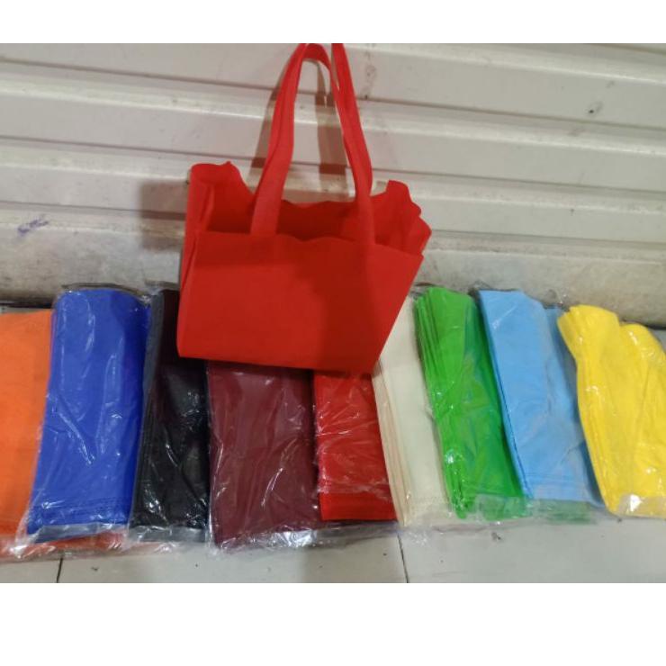 

tas kain bento bahan 70 gram isi 12 pcs dan