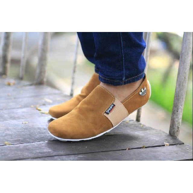 Sepatu Pria Adidas Slip On Suede Formal Casual Santai