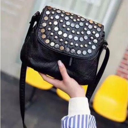 050, tas selempang wanita import fashion tas slingbag cantik dan masa terkiniian best seller termurah hot produk best seller relr import kekinian