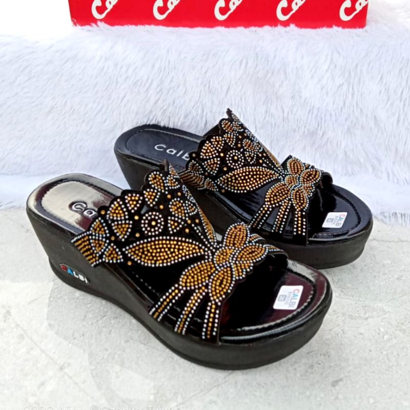 Sandal Wanita Terbaru  Sandal Wanita Wedges Sandal wanita sandal Calbi