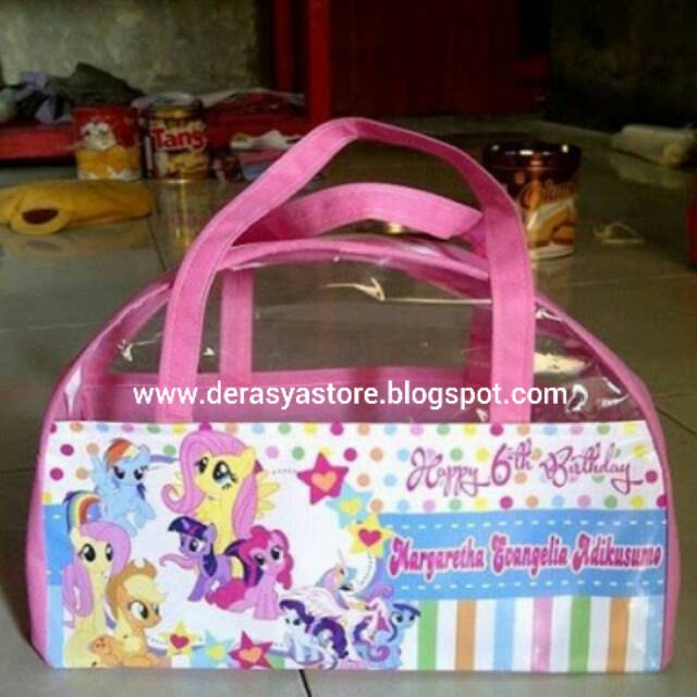 

TAS BIDAN BISA JADI SOUVENIR BIDAN