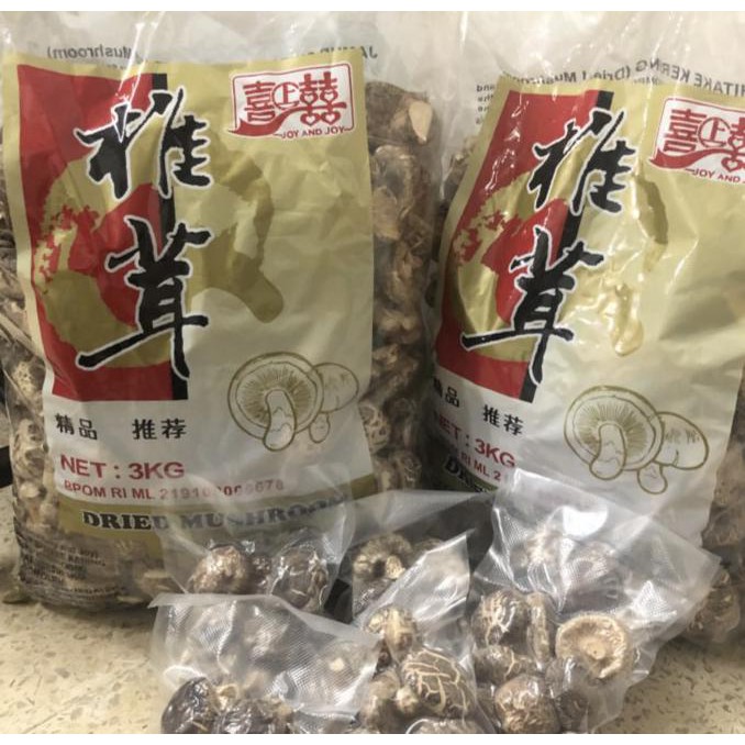 

TERMURAH Hiokio jamur shitake 150gr repack / jamur kering /dried mushroom Kode 1006