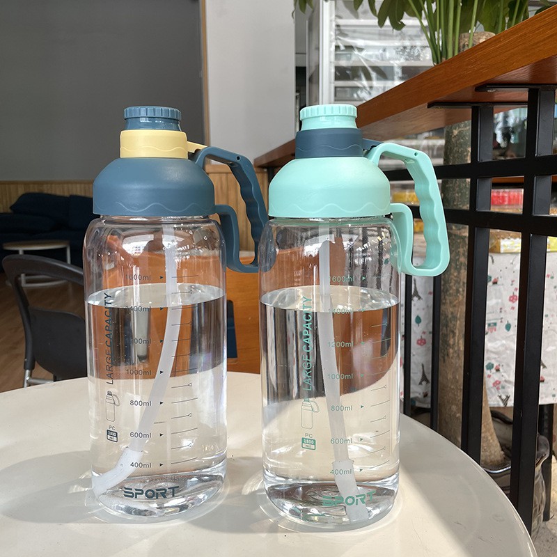 Botol Minum Sport Kapasitas Besar 1800Ml dengan Gagang dan Sedotan
