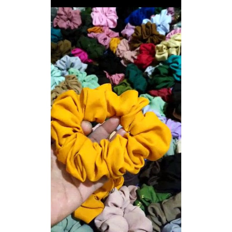 SCRUNCHIE / KUNCIRAN RAMBUT JUMBO