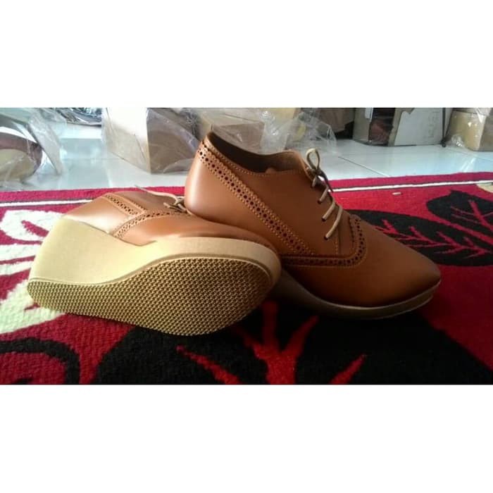 SEPATU MODEL KINI TERKINI KENKINIAN BUAT SEKOLAH KERJA HAK PUMP HEELS / TERBARU Sepatu Platform