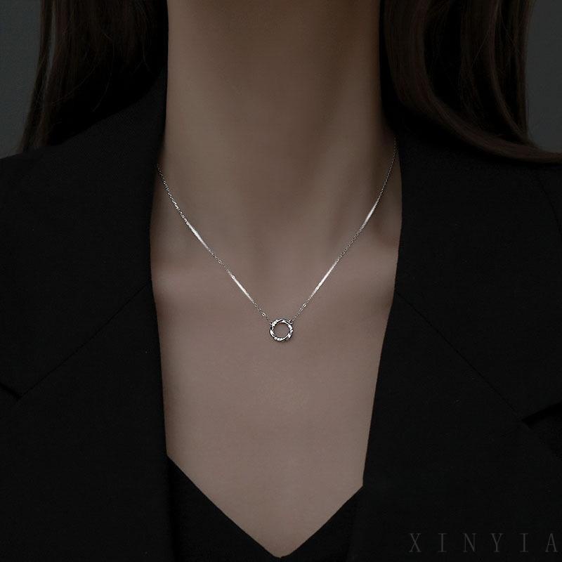 Kalung Rantai Dengan Liontin Cincin Berlian Imitasi Gaya Retro Untuk Wanita XIA.ID