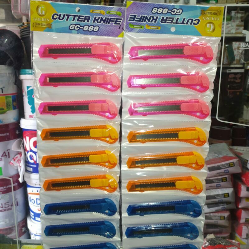 

Pisau cutter besar