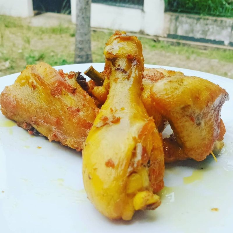 

Ayam goreng bumbu kuning