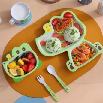 Alat Makan Anak Bamboo Fiber Karakter Food Grade BPA FREE / Bamboo Kids Set 5 in 1 Peralatan Makan Anak