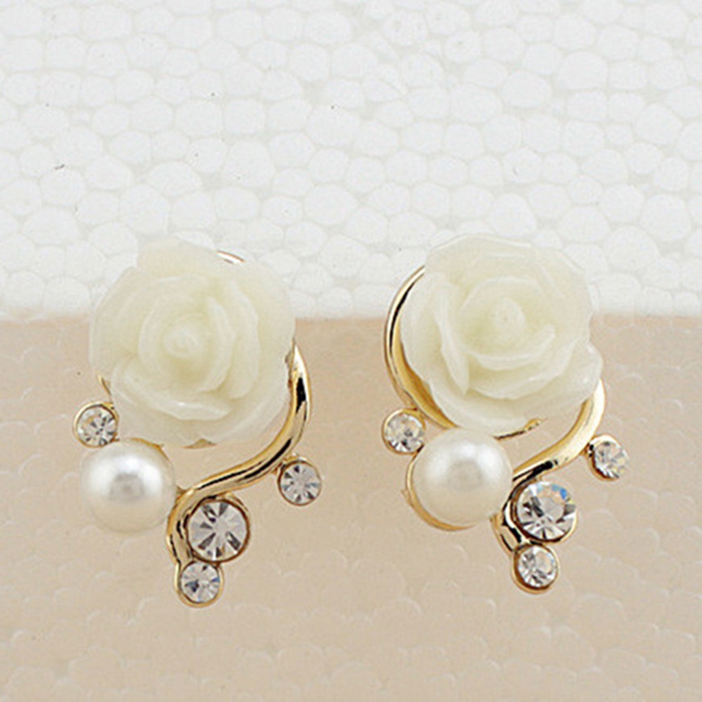 Hu Hu Hu Hu Hu Alat Bantu Pasang Kacamata♡ 1 Pasang Anting Stud Bentuk Bunga Mawar Aksen Mutiara Berlian Imitasi Bahan Alloy Untuk Wanita
