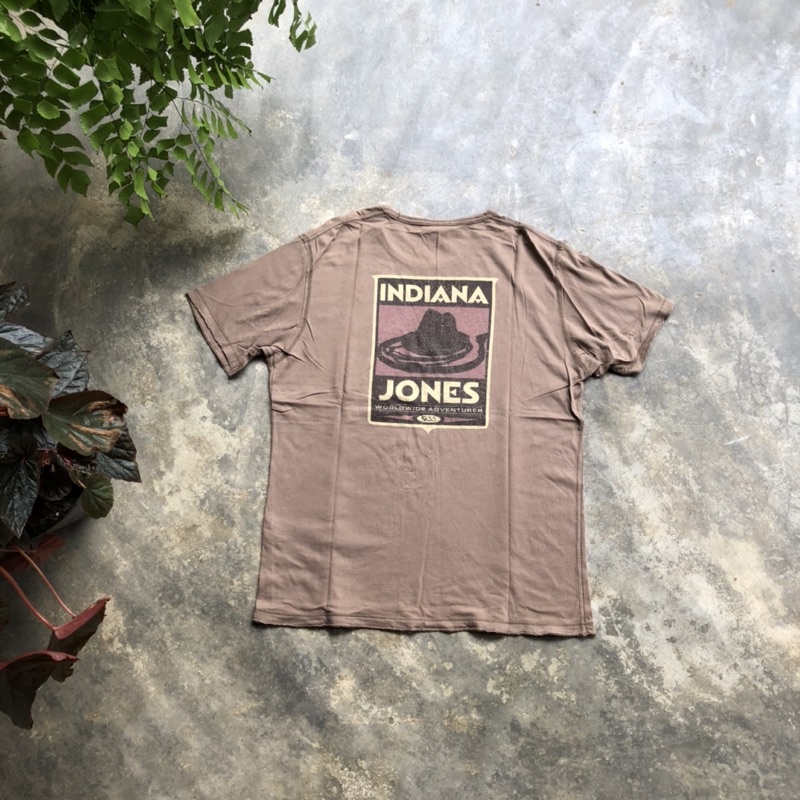 Kaos uniqlo x indiana jones second