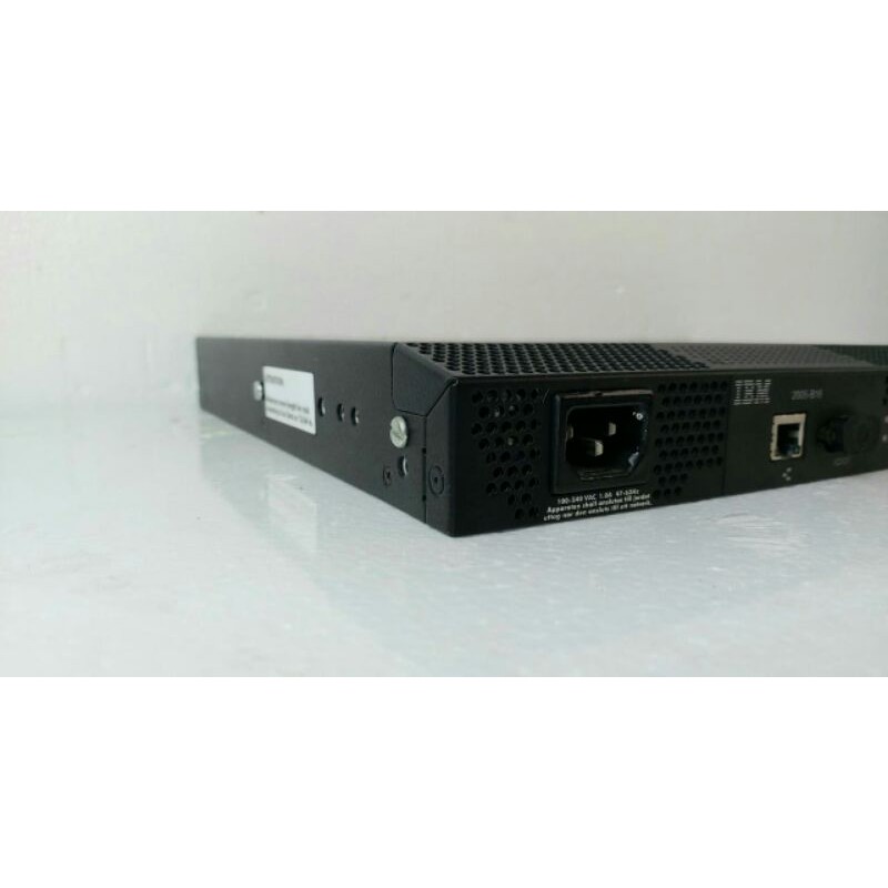 IBM 2005 B-16 16 Port 12 Actived Total Storages Switch