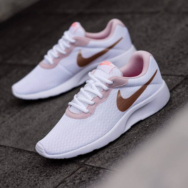 nike tanjun white gold