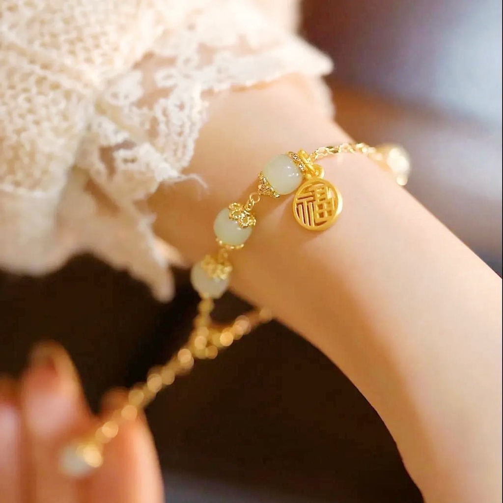 Gelang Giok Hetian Alami Gaya Retro Untuk Wanita