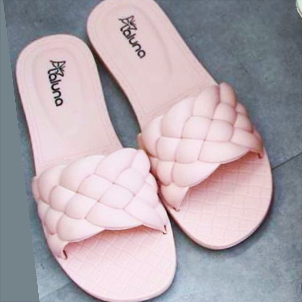 sandal import wanita/sandal import karet jely/sandal import motif anyaman