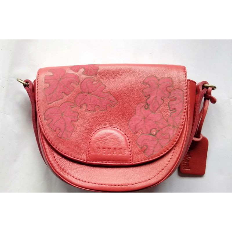 Abekani Twinsie Red krom engraved monstera