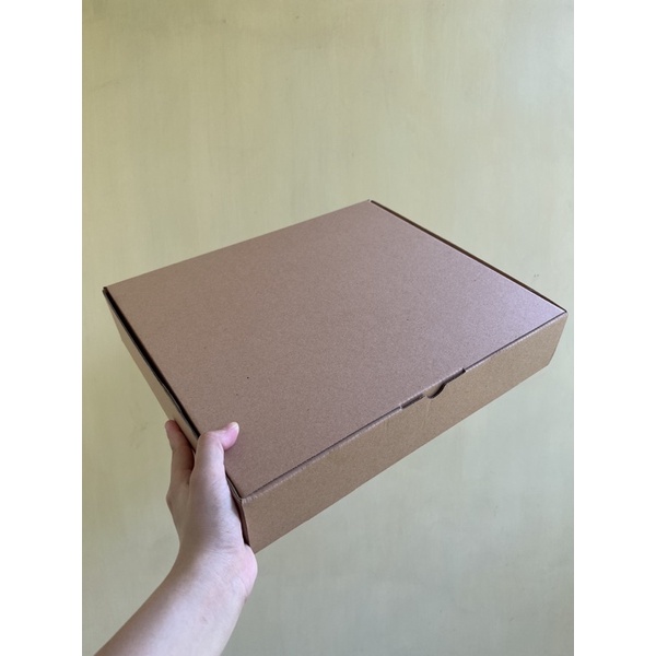 

Box Kardus 35x30x7 CM Dus Corrugated Kardus Kue