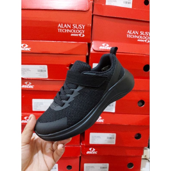 Skechers Gorun kids full black 499.000