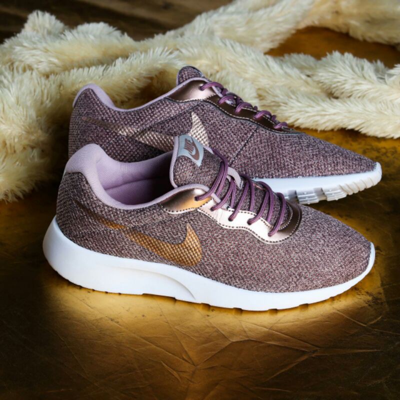 nike tanjun violet